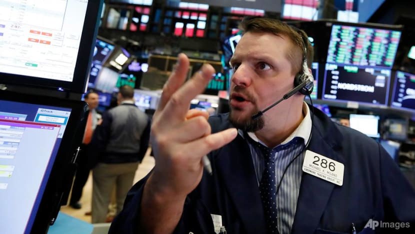 Dow climbs for 8th straight week amid trade optimism