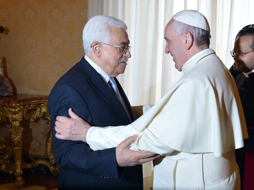 Pope Francis meets Palestinian leader Mahmoud Abbas during an audience at the Vatican Saturday, May 16, 2015. Photo: AP