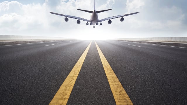 国际航空运输协会：全球航空业稳步复苏 油价高涨将带来压力