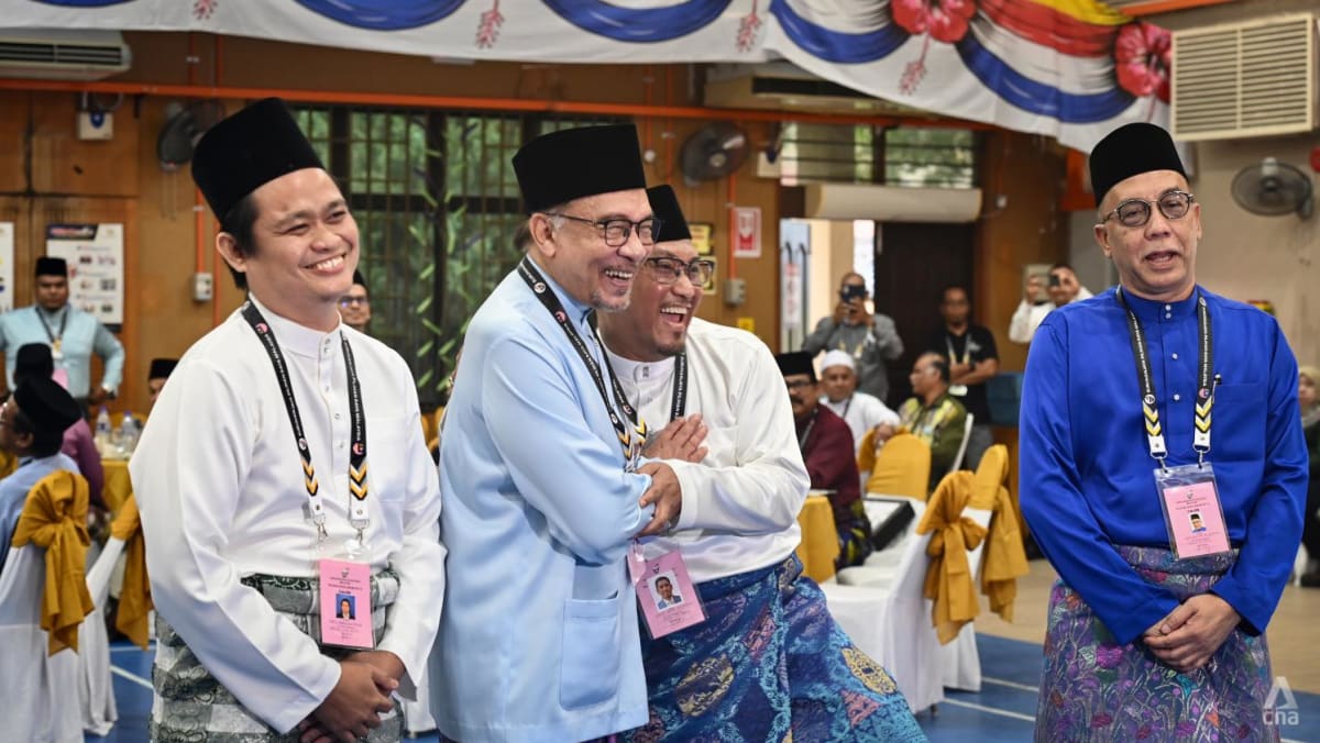 ‘Dia mempertaruhkan karir politiknya’: Kehadiran Anwar di Perak meningkatkan PH tetapi kemenangan tidak menjamin kemenangan