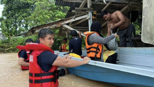 连绵大雨致柔佛水灾恶化 当局收容522个灾民