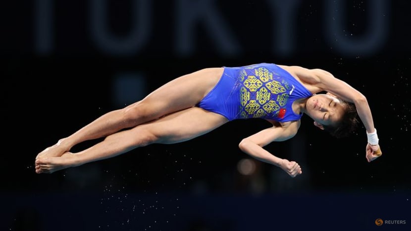 Olympics-Diving-China's Quan advances to women's 10m platform finals in first place Olympics-Diving-China's Quan advances to women's 10m platform finals in first place