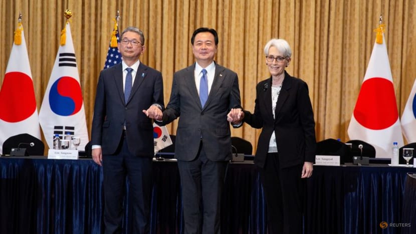 South Korea seeks to kickstart talks to resolve historical feuds with Japan South Korea seeks to kickstart talks to resolve historical feuds with Japan