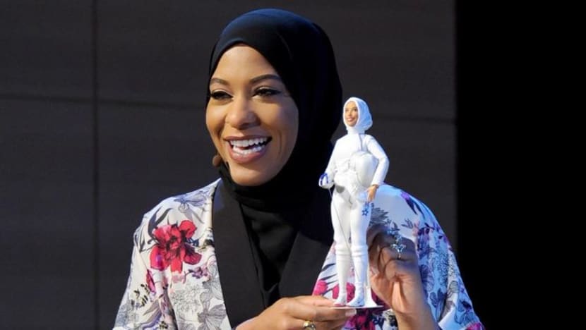 Patung Barbie kini berhijab diilhamkan dari wajah Ibtihaj Muhammad