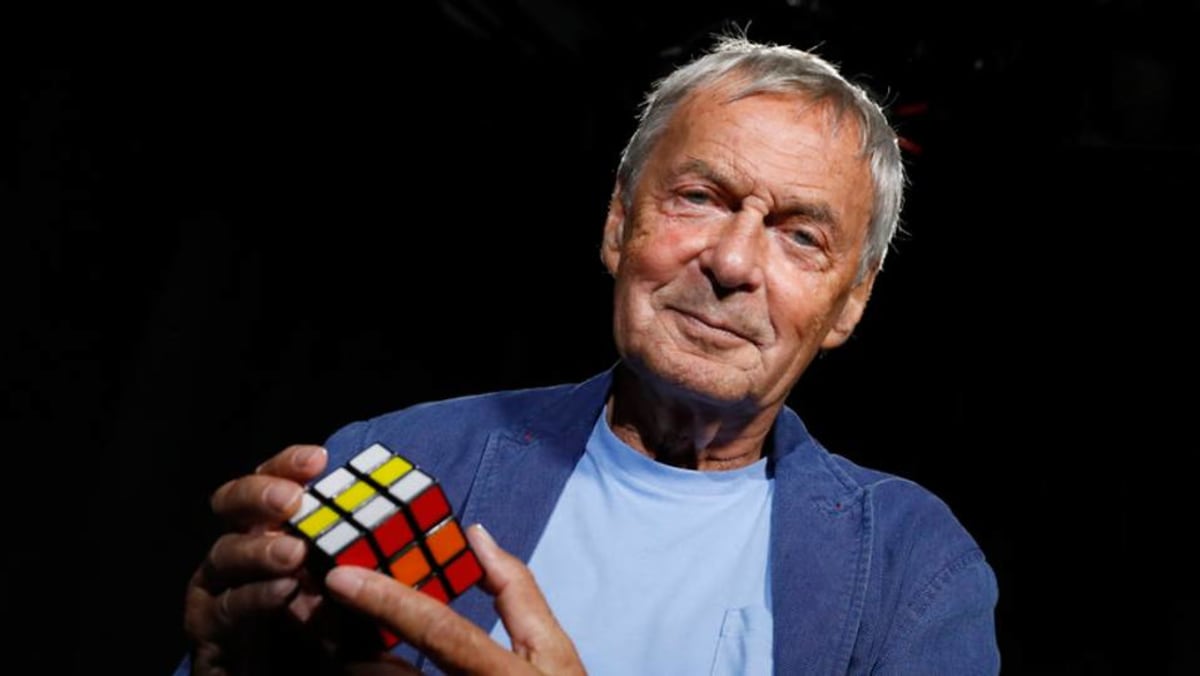 ‘Kubus memiliki suaranya sendiri’: Erno Rubik dan kisah di balik mainan ikonik tersebut