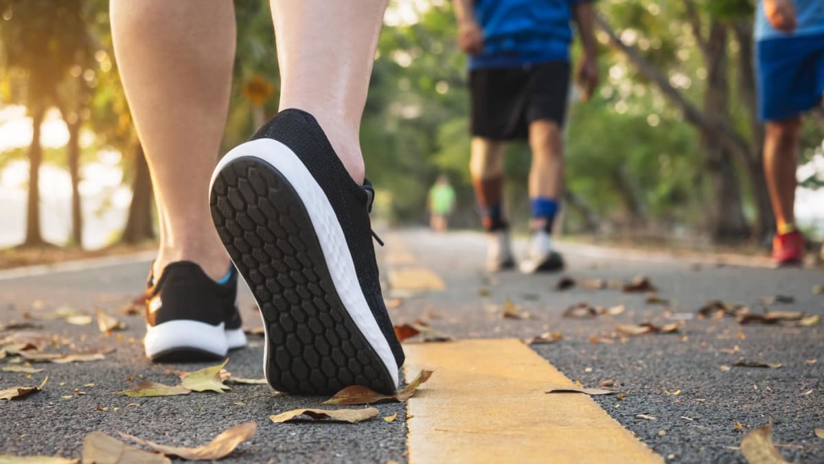 Does brisk walking online reduce thigh fat
