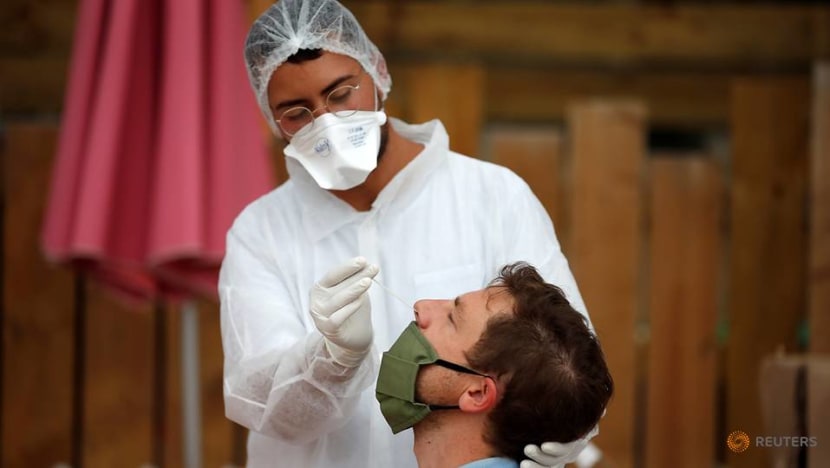France sees drop in new COVID-19 cases but more young adults infected France sees drop in new COVID-19 cases but more young adults infected