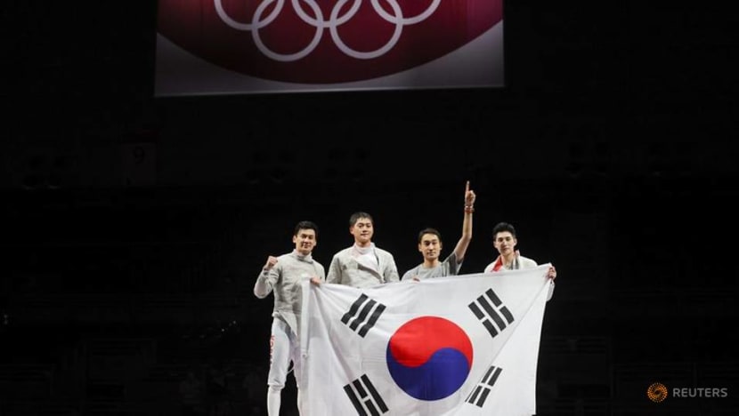 Olympics-Fencing-South Korea wins gold in men's team sabre Olympics-Fencing-South Korea wins gold in men's team sabre