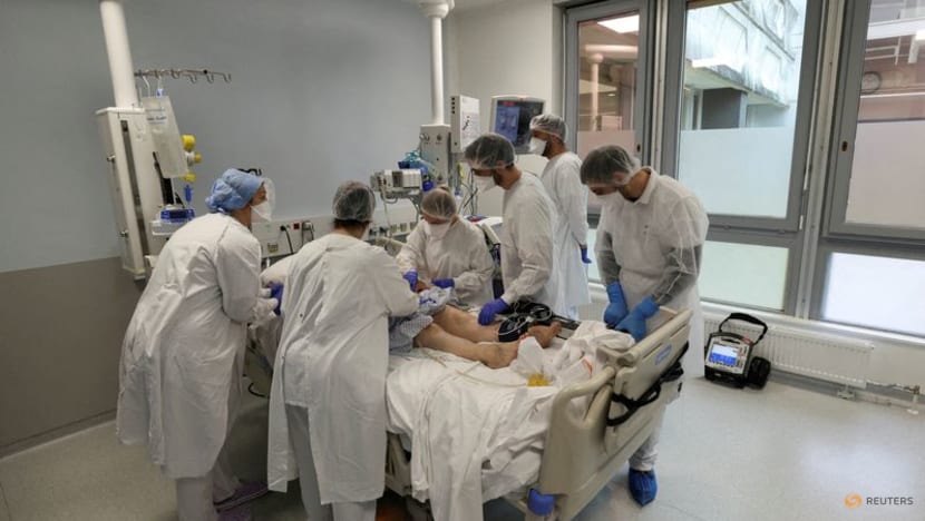 Number of French COVID-19 ICU patients falls, despite record infections Number of French COVID-19 ICU patients falls, despite record infections