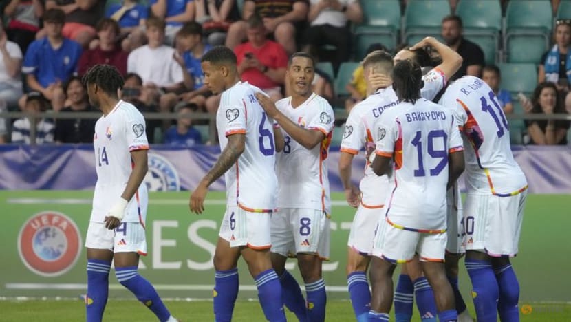 Lukaku double steers Belgium to victory in Estonia