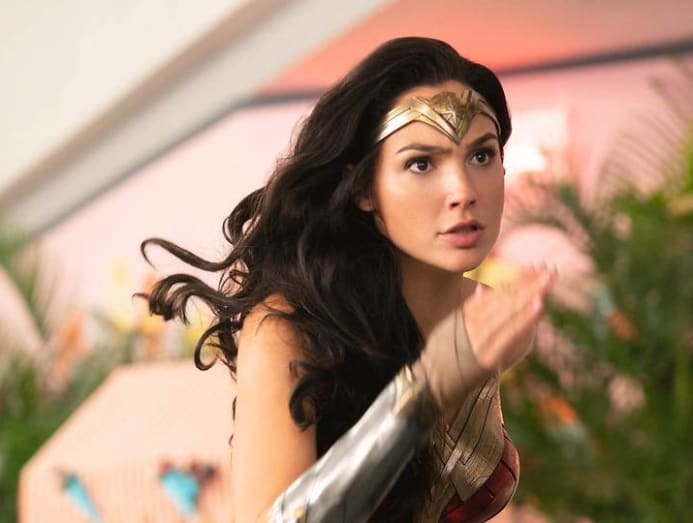 Why Gal Gadot Has A â€˜love Hate Relationshipâ€™ With Her Wonder Woman Costume Fortner Mods1965 2187