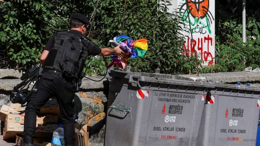 Turkish police prevent Istanbul Pride from going ahead Turkish police prevent Istanbul Pride from going ahead