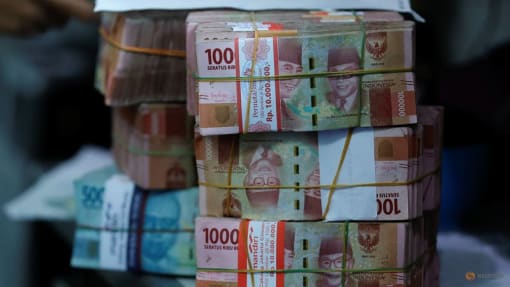 Indonesian rupiah hits four-year low, prompts central bank intervention