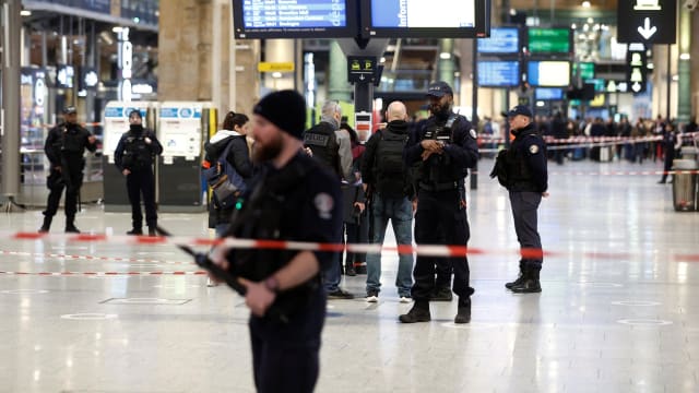 巴黎火车站持刀伤人案 嫌犯是20多岁利比亚男