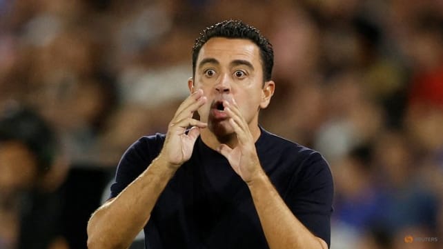 Xavi signs contract extension with Barcelona until 2025