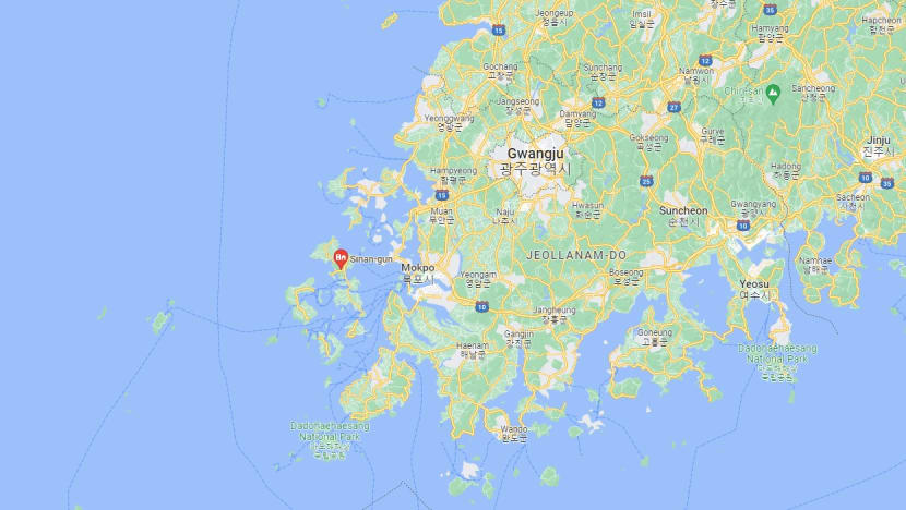 9 missing after fishing boat capsizes in South Korea 9 missing after fishing boat capsizes in South Korea