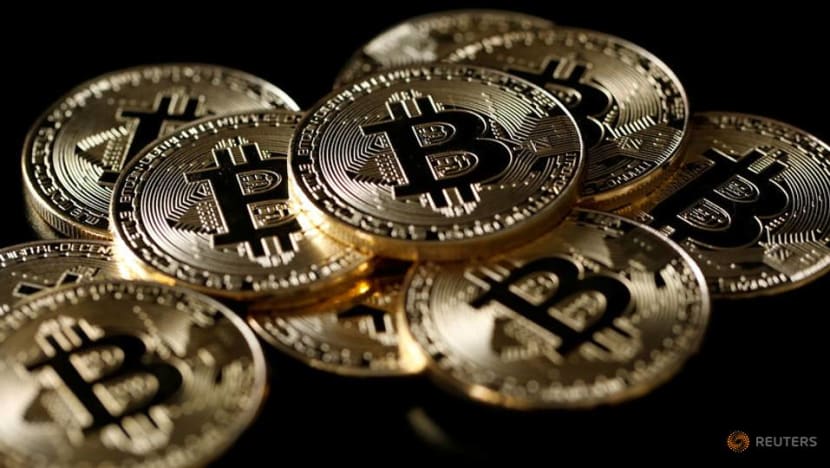 Bitcoin falls below US$5,000 for first time since 2017 Bitcoin falls below US$5,000 for first time since 2017