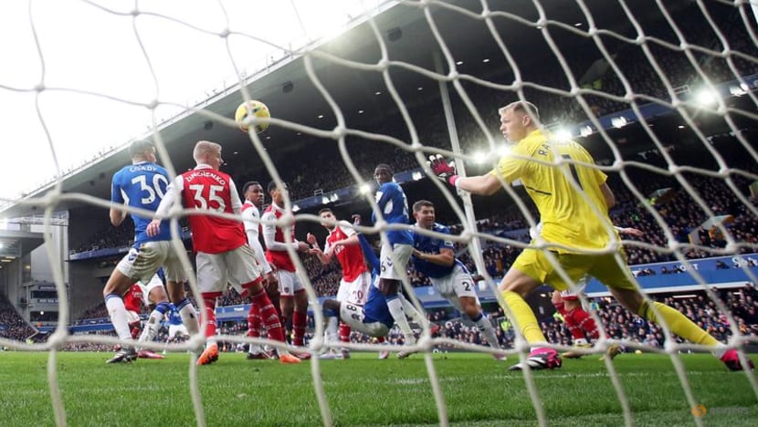 Everton halt Arsenal march, Liverpool slide continues Everton halt Arsenal march, Liverpool slide continues