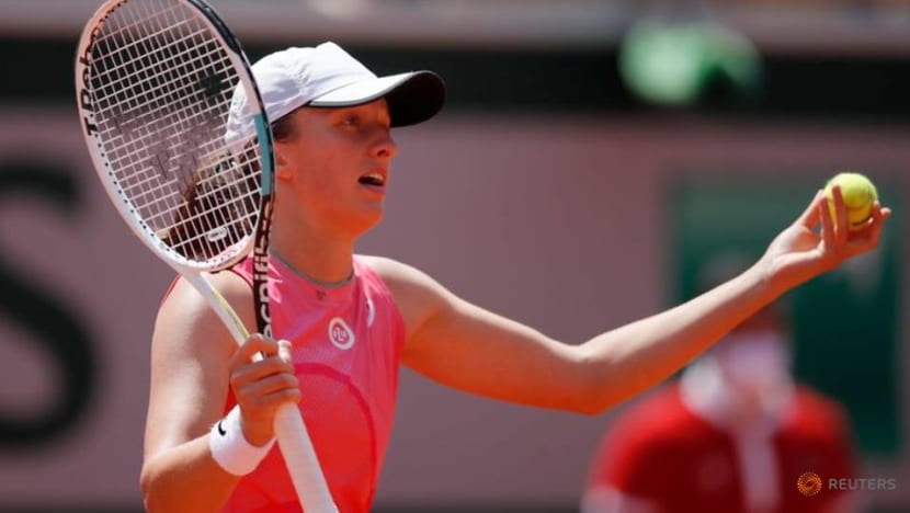 Tennis-Defending champion Swiatek crashes out of French Open in quarter-finals Tennis-Defending champion Swiatek crashes out of French Open in quarter-finals