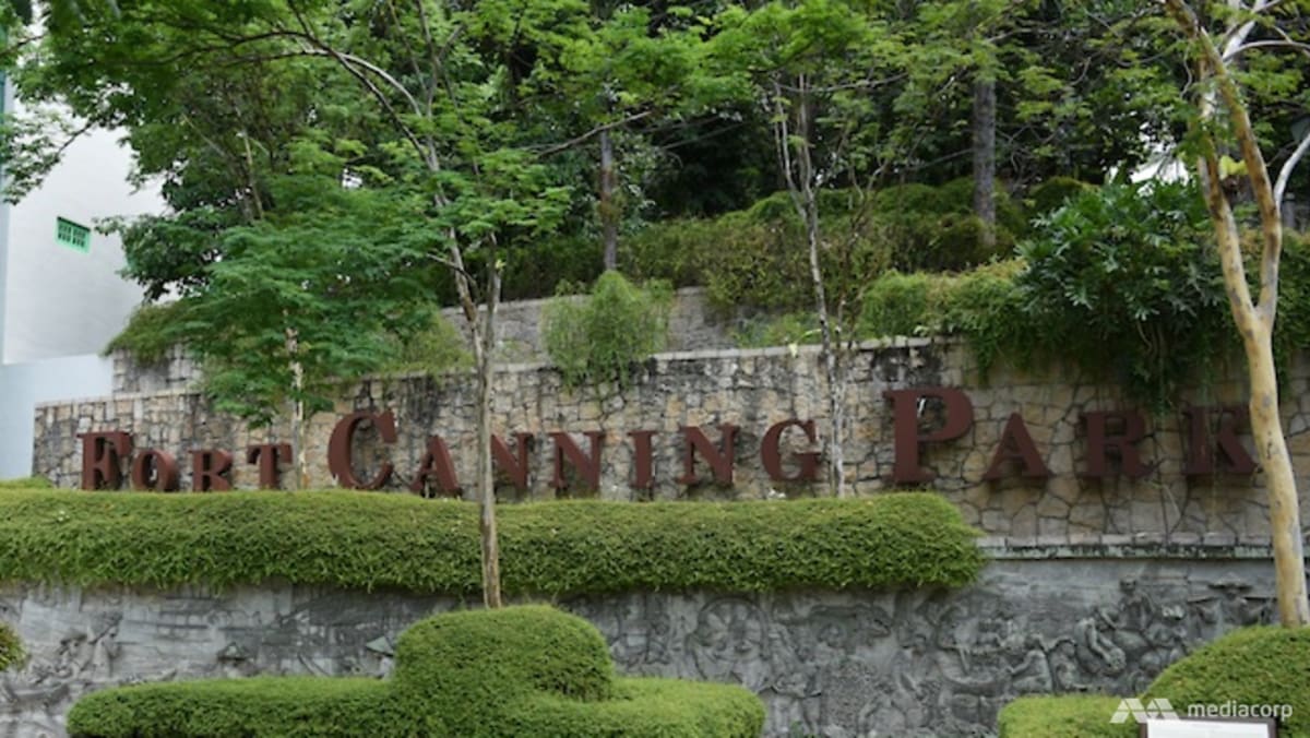 Seorang pria mengajak siswi ‘tur’ di Fort Canning Park, hanya untuk menganiaya mereka