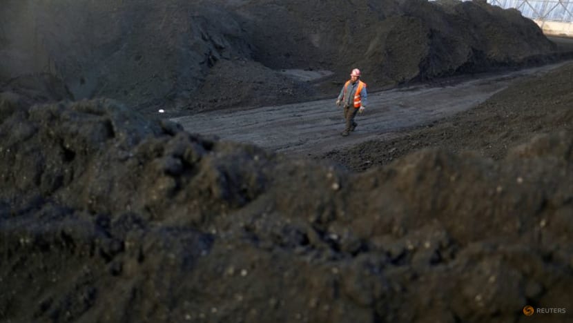 China Dec coal imports fall, 2021 imports highest since 2013