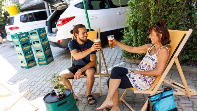 Beer for sunflower oil? Munich pub finds way to beat frying crunch Beer for sunflower oil? Munich pub finds way to beat frying crunch
