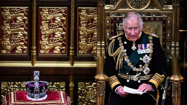 查尔斯王子首次代英女王宣读施政方针