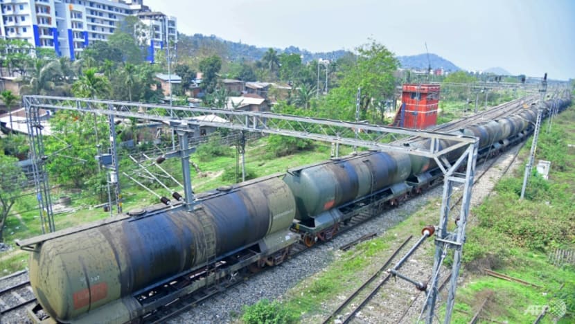 Why is India so thirsty for Russian oil? Why is India so thirsty for Russian oil?