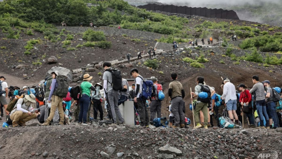 De berg Fuji in Japan ‘schreeuwt’ omdat er te veel toeristen zijn