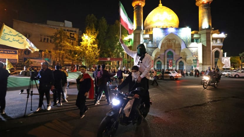 iran_streets_protestors_support_attack_israel_0.jpg