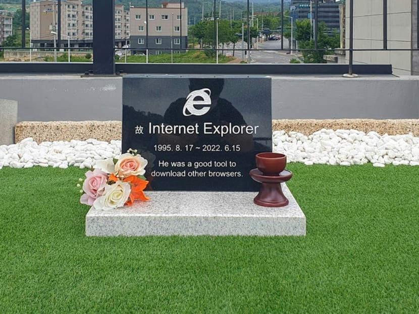 Why 'buggy', 'defunct' Internet Explorer lives on in high-tech South Korea Why 'buggy', 'defunct' Internet Explorer lives on in high-tech South Korea