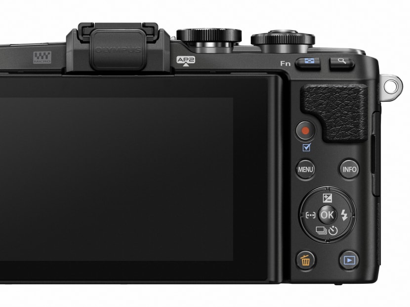 Olympus announces new selfie-focused PEN E-PL7 mirrorless camera