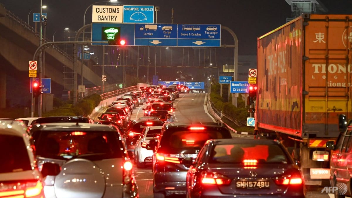 新加坡-马来西亚陆路检查站预计在劳动节长周末期间交通繁忙