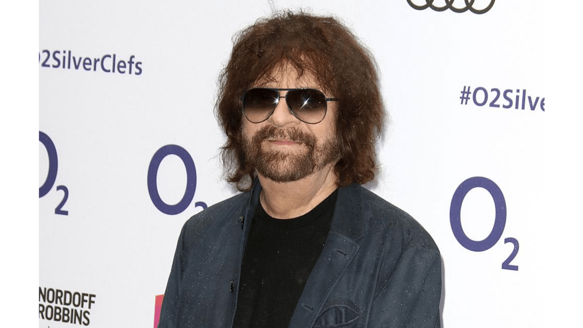 Jeff Lynne has thousands of unheard ELO songs on tape 8days