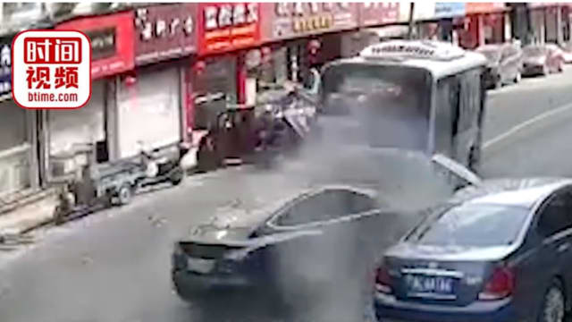 中国特斯拉撞上巴士 酿一死一伤