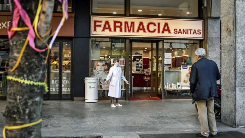 Italy shuts stores across country to fight coronavirus