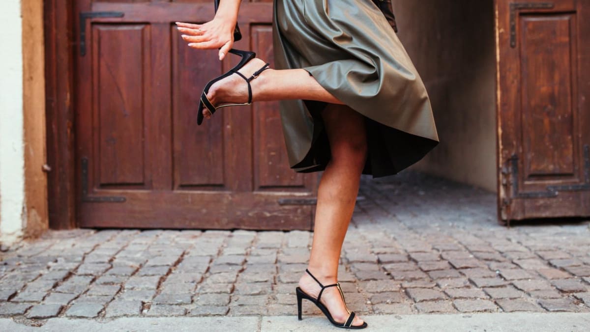 Flats, heels, slip-ons: Which of these trendy shoes are better for your ...