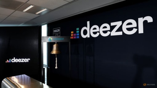 France's Spotify rival Deezer loses ground on its stock market debut