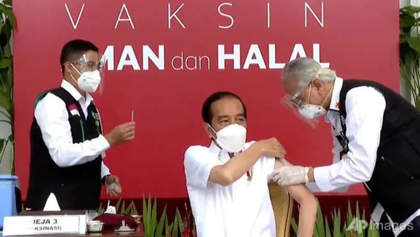 Jokowi terima suntikan dos pertama vaksin Sinovac keluaran China