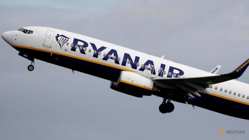 UK police detain two after Ryanair 'security threat' UK police detain two after Ryanair 'security threat'