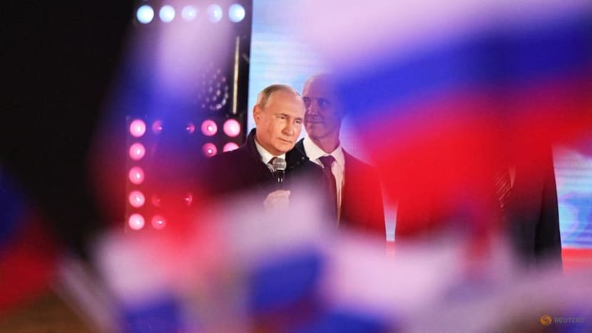 Putin finalises 'annexation' in Ukraine even as troops flee front Putin finalises 'annexation' in Ukraine even as troops flee front