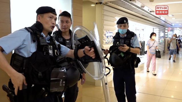 又一起持刀追砍事件！ 大批警员到香港黄大仙商场搜查嫌犯