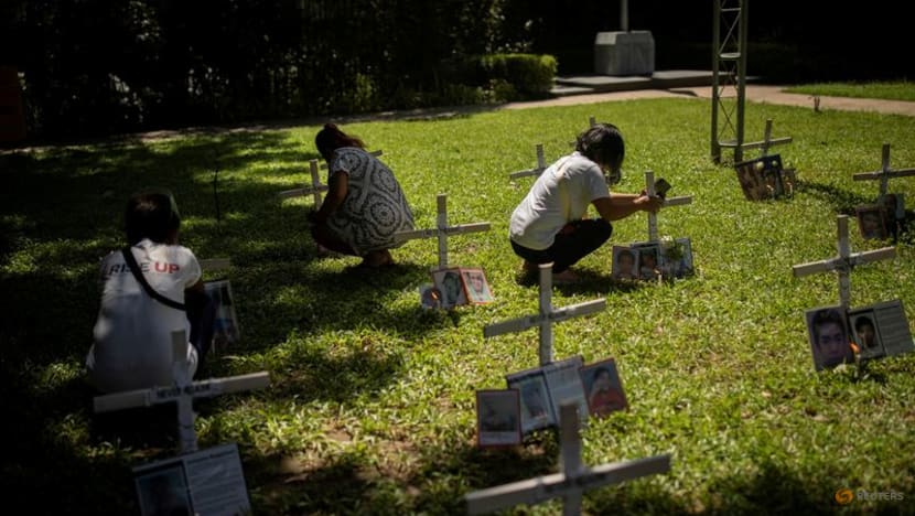Duterte slams ICC prosecutor's plan to reopen Philippines drug war probe Duterte slams ICC prosecutor's plan to reopen Philippines drug war probe