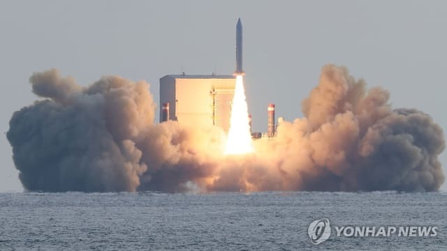 韩国自研固体燃料火箭 第三次试射成功