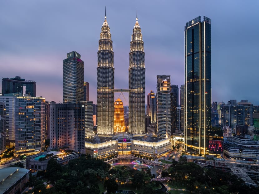 Former Malaysian prime minister Muhyiddin Yassin, who chairs a council tasked with spearheading the country's economic recovery programme, told reporters the tourism industry was recovering too slowly without foreigners and noted that operators needed time to resume businesses. Former Malaysian prime minister Muhyiddin Yassin, who chairs a council tasked with spearheading the country's economic recovery programme, told reporters the tourism industry was recovering too slowly without foreigners and noted that operators needed time to resume businesses.