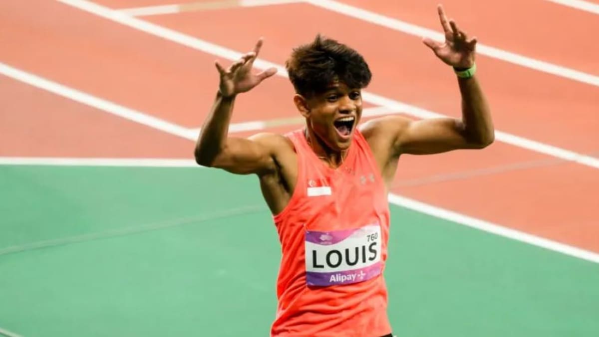 Pelari pecut SG Marc Brian Louis berjaya pecahkan rekod 22 tahun UK ...