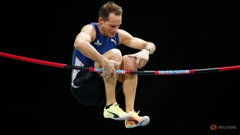 Lavellenie out of pole vault event with calf injury Lavellenie out of pole vault event with calf injury