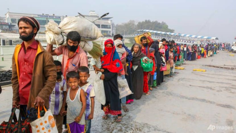 India finds boat adrift with Rohingya refugees; 8 dead India finds boat adrift with Rohingya refugees; 8 dead