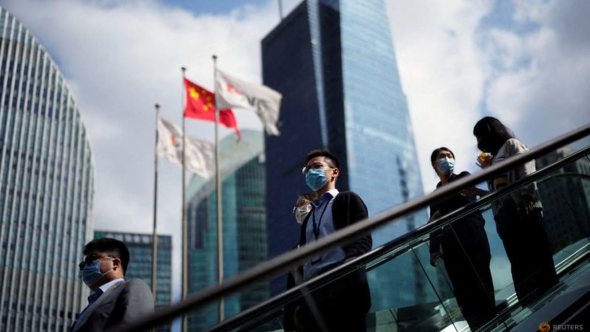 China bankers told to shun flashy clothes, 5-star hotels in austerity drive