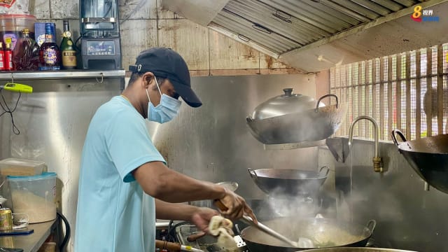 听力练习：越来越多异族同胞做起华族美食